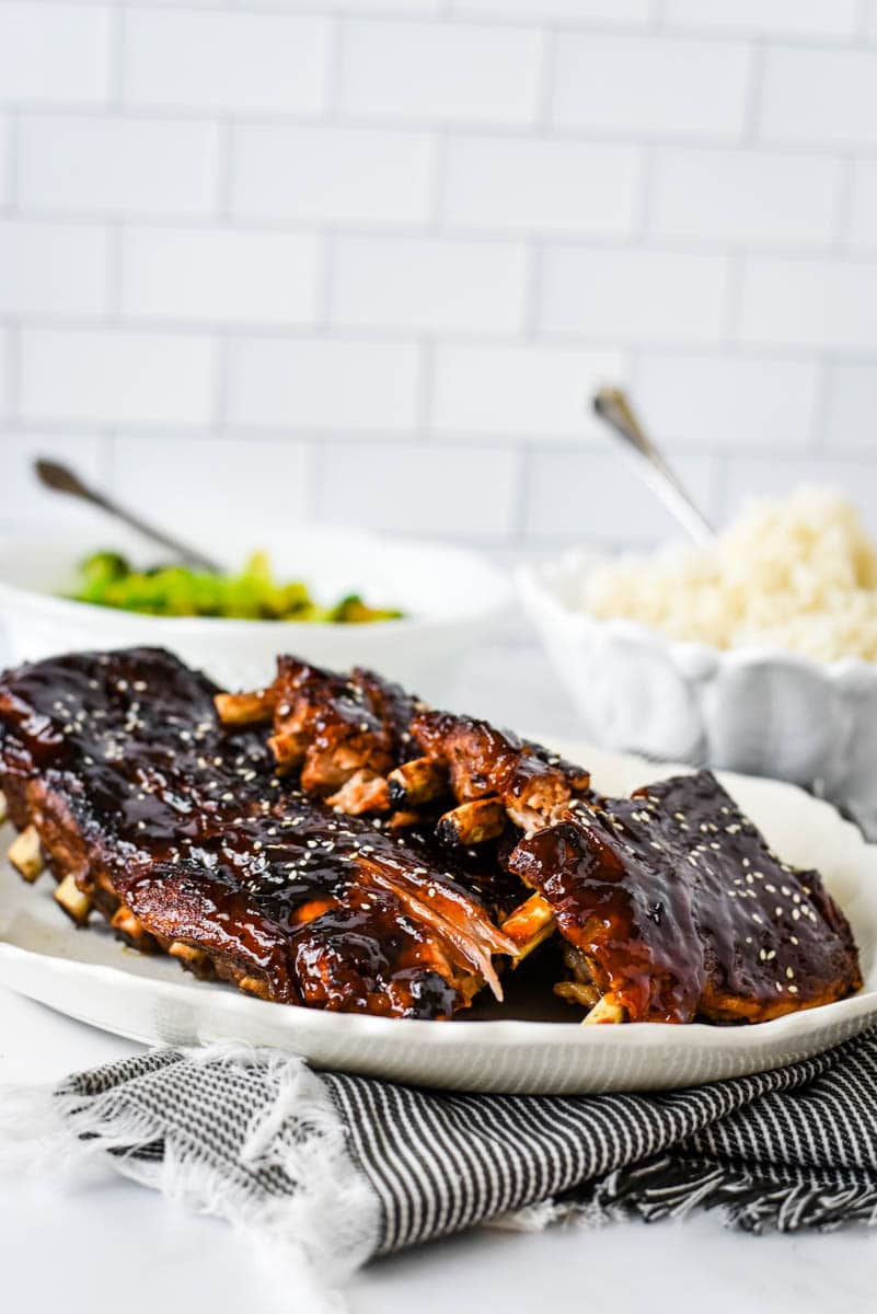 Chinese sticky ribs with rice and broccoli